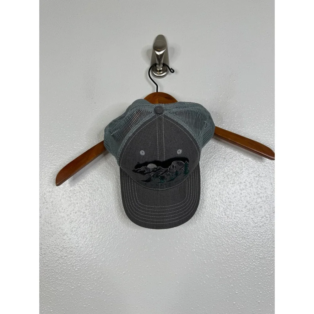The North Face Gray Bear Mountain Trucker Hat Snapback Mesh Cap One Size